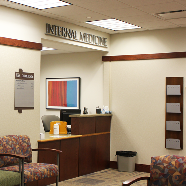 The Iowa Clinic West Des Moines Internal Medicine second floor front desk