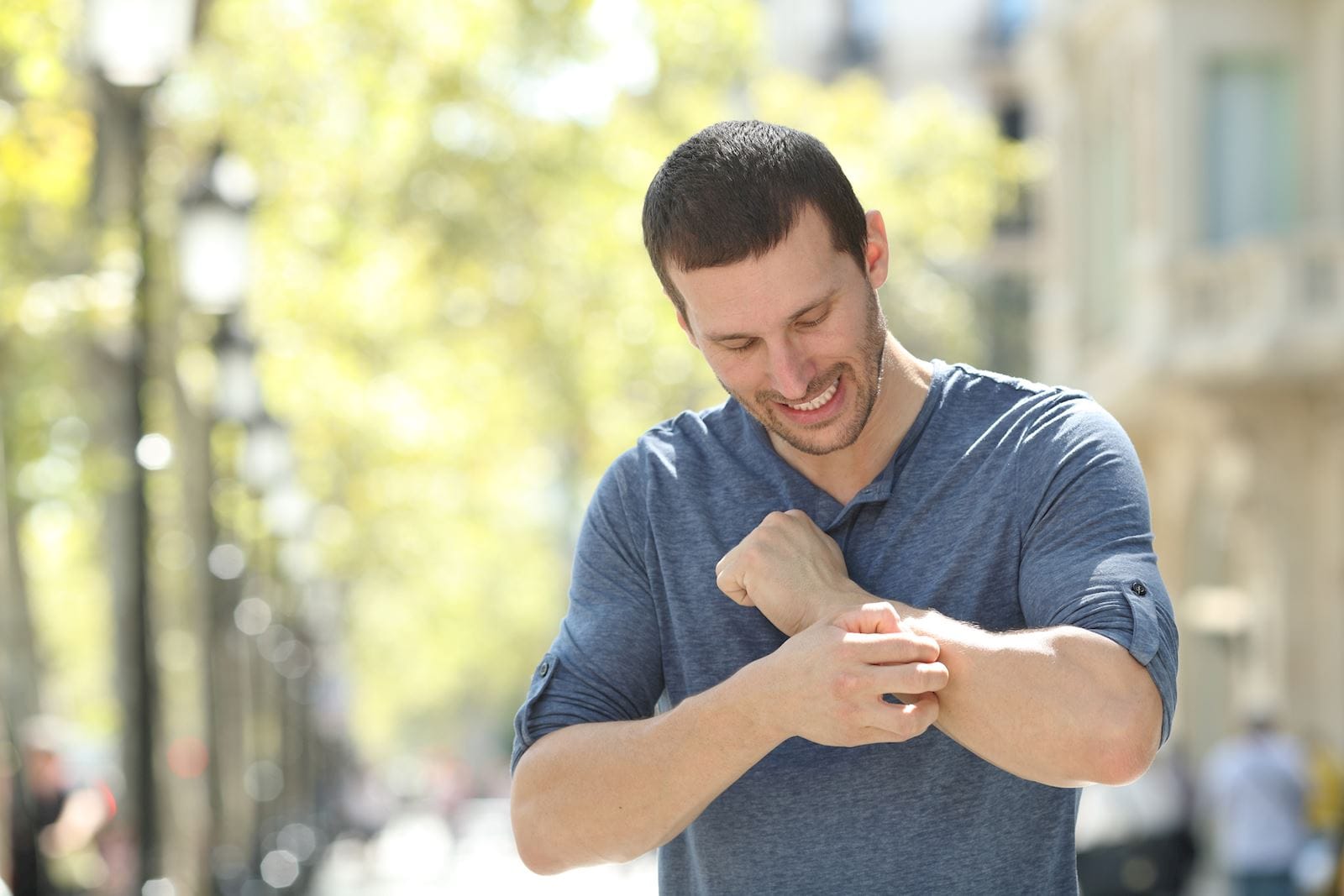 adult man itching rash